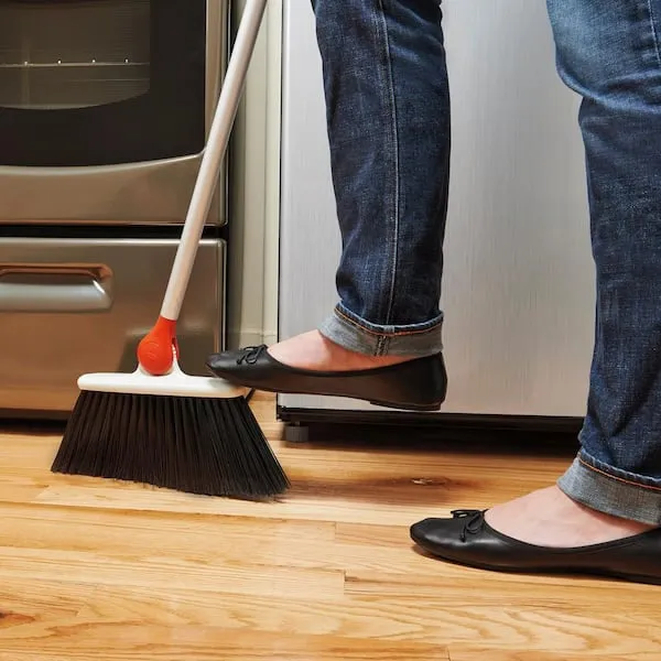 Oxo Any Angle Broom